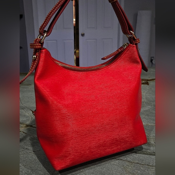 Dooney & Bourke Red Leather Shoulder Bag - Picture 4 of 13